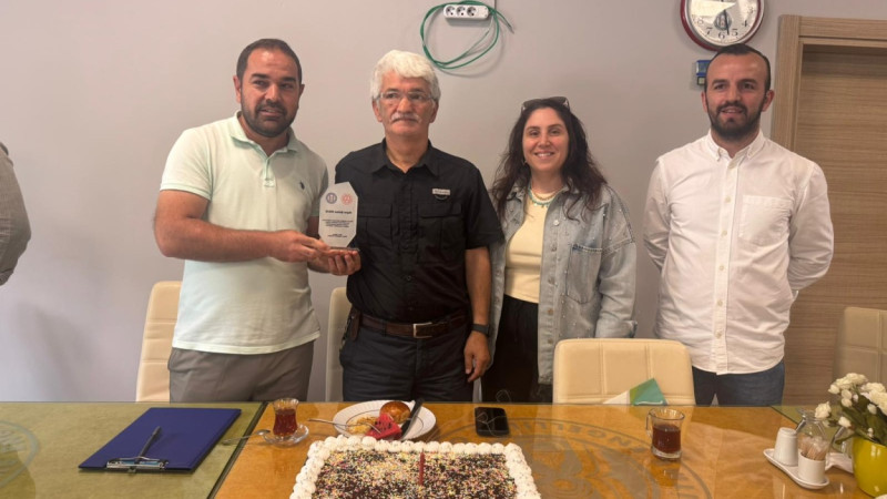 Rize’nin  Sevilen Öğretmeni Emekliye Ayrıldı