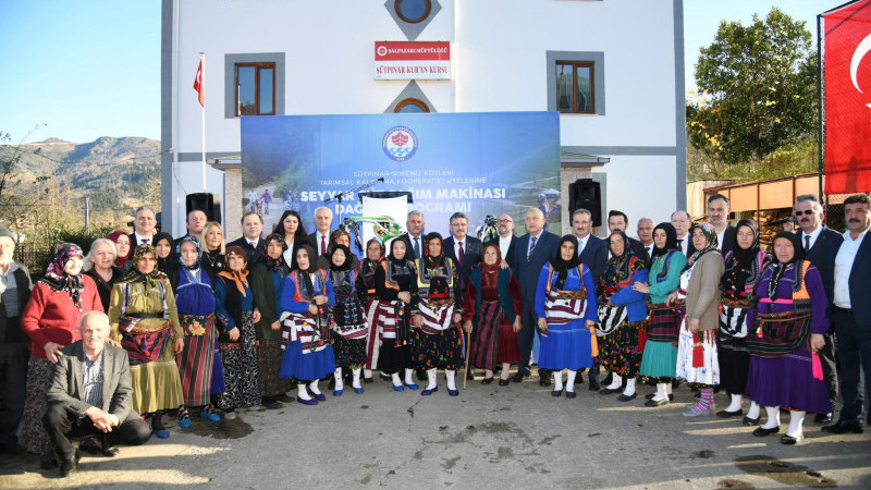 Şalpazarı’nda Üreticiye Çifte Destek: 40 Çiftçiye Seyyar Süt Sağım Makinesi Teslim Edildi