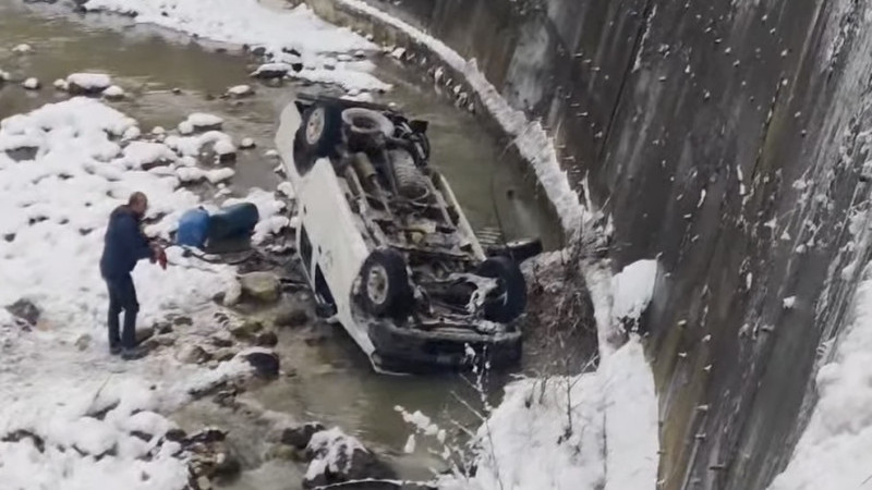 Şalpazarı’nda Bir Günde İki Kaza: Buzlanma Tehlike Saçıyor